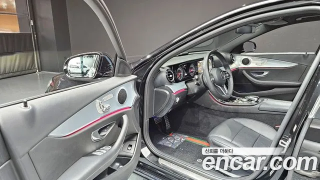 Mercedes-Benz E-Class 2020 — фото 11