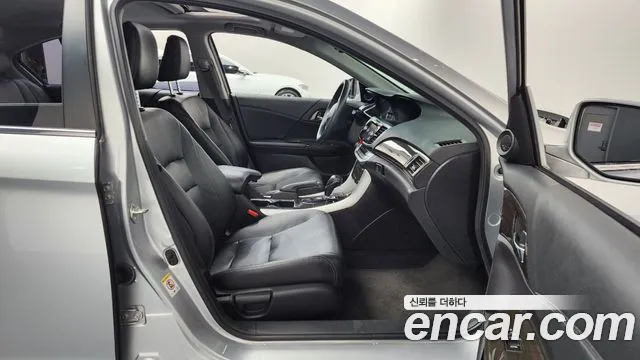 Honda Accord 2015 — фото 11