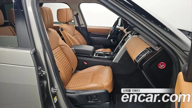 Land Rover Discovery 2018 — фото 11