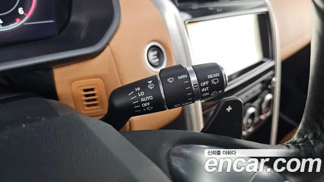 Land Rover Discovery 2018 — фото 18