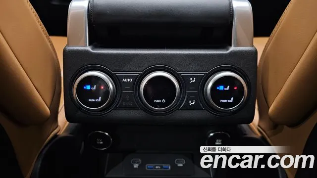 Land Rover Discovery 2018 — фото 19