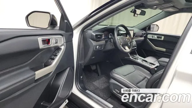 Ford Explorer 2020 — фото 10