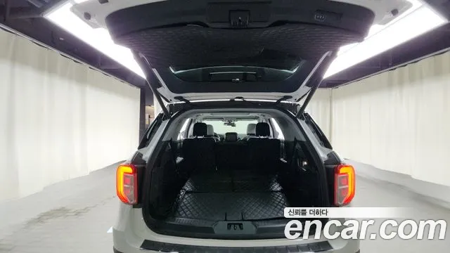 Ford Explorer 2020 — фото 20