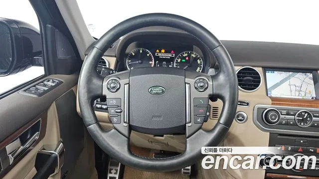 Land Rover Discovery 2016 — фото 13