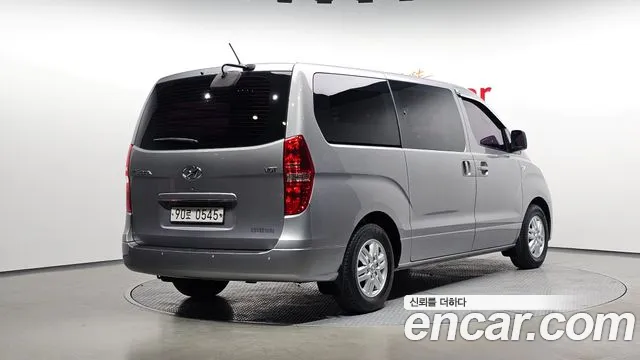 Hyundai Starex 2017 — фото 2