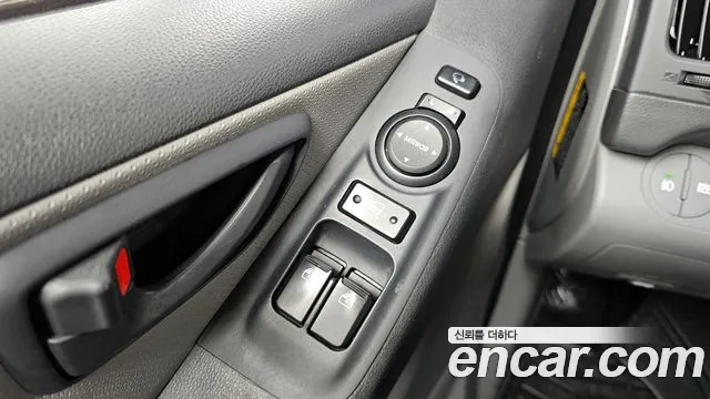 Hyundai Starex 2017 — фото 18