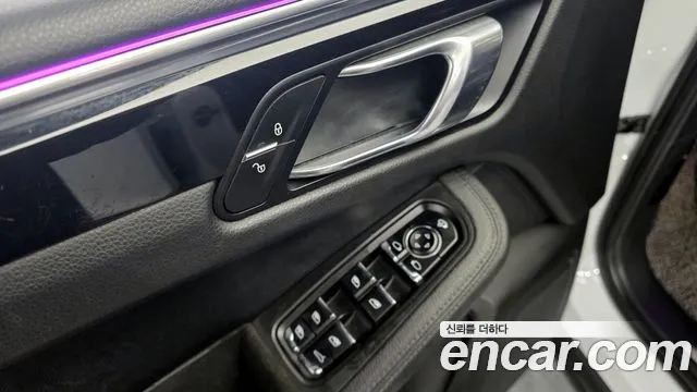 Porsche Macan 2015 — фото 14