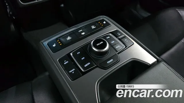 Hyundai Genesis 2016 — фото 17