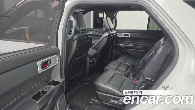 Ford Explorer 2020 — фото 11