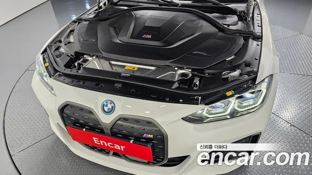BMW i4 2022 — фото 6