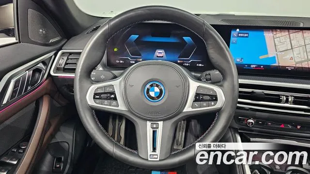 BMW i4 2022 — фото 13