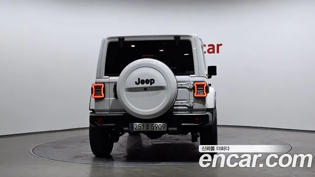 Jeep Wrangler 2023 — фото 4