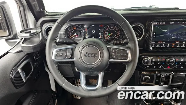 Jeep Wrangler 2023 — фото 13