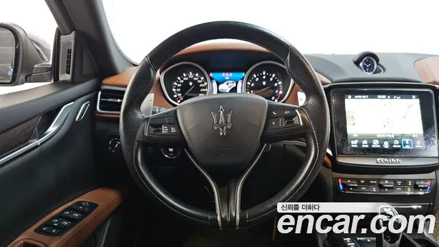 Maserati Ghibli 2017 — фото 13