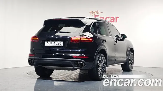 Porsche Cayenne 2015 — фото 2