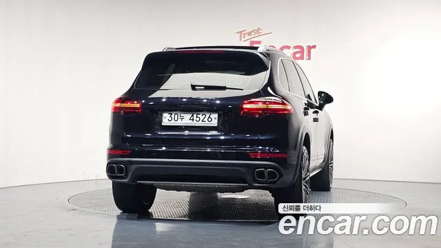 Porsche Cayenne 2015 — фото 4