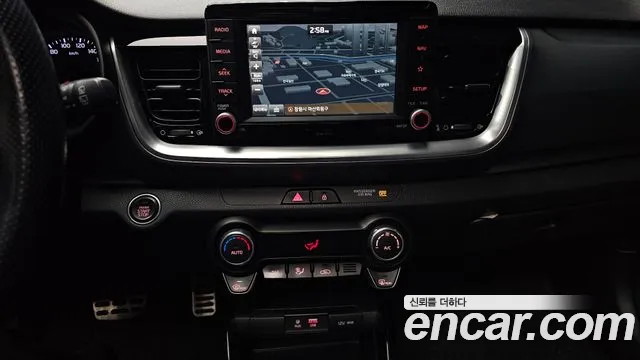 Kia Stonic 2018 — фото 14