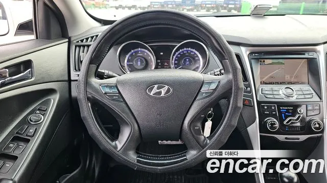 Hyundai Sonata 2010 — фото 13