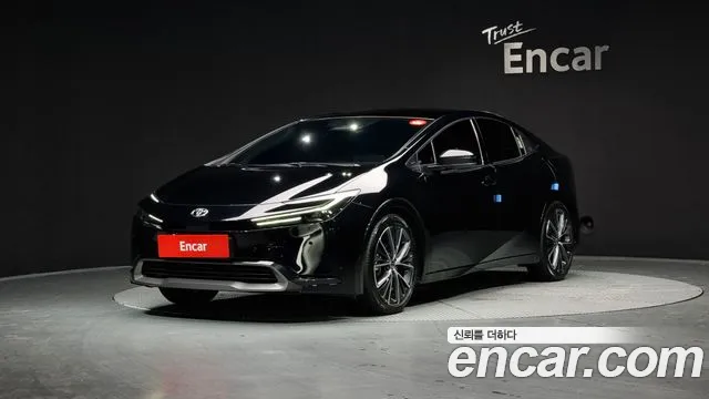Toyota Prius 2024 — фото 1
