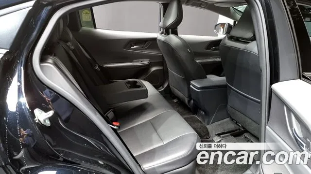 Toyota Prius 2024 — фото 12