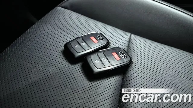 Toyota Prius 2024 — фото 18