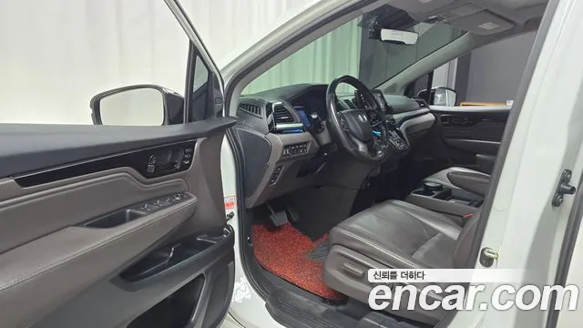 Honda Odyssey 2020 — фото 10