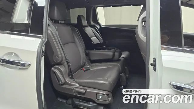 Honda Odyssey 2020 — фото 12
