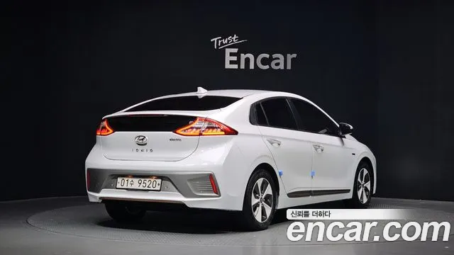 Hyundai Ioniq 2017 — фото 2