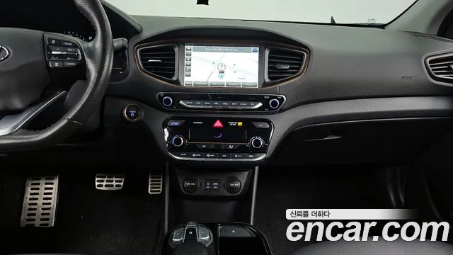 Hyundai Ioniq 2017 — фото 14