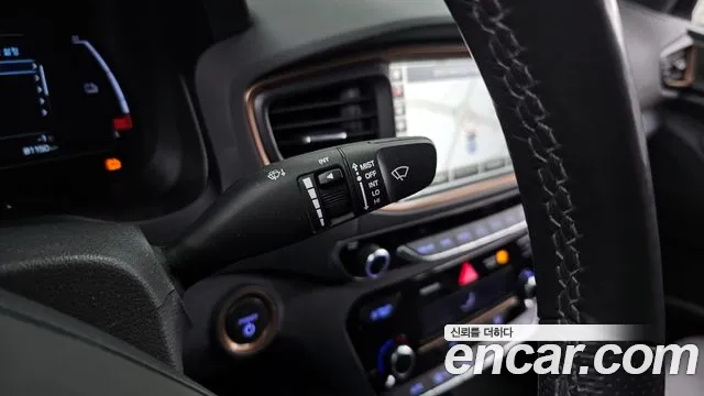 Hyundai Ioniq 2017 — фото 18