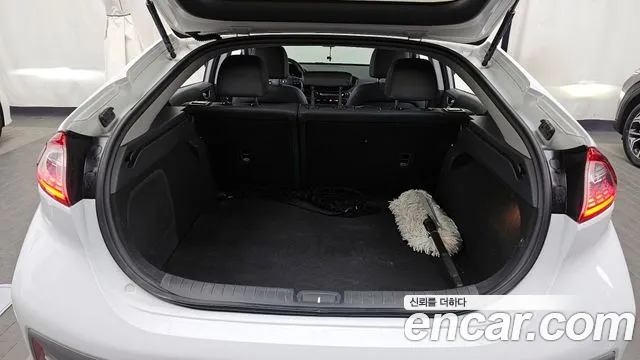 Hyundai Ioniq 2017 — фото 20
