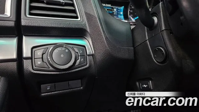 Ford Explorer 2017 — фото 17