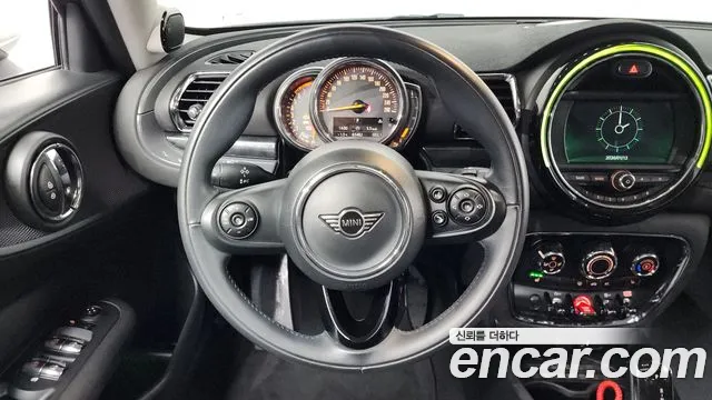 Mini Clubman 2021 — фото 13