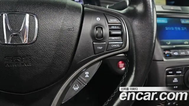 Honda Legend 2016 — фото 19