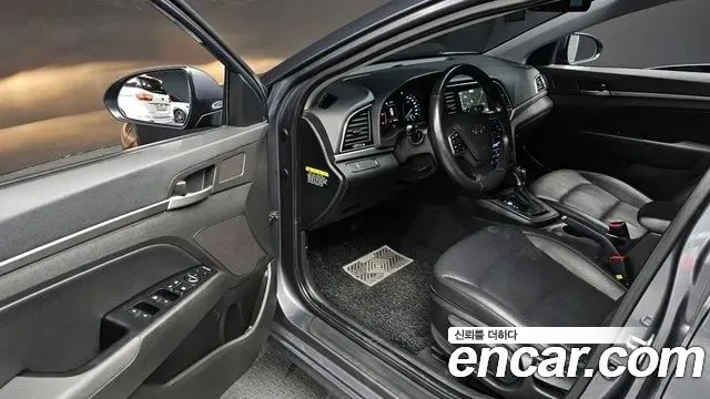 Hyundai AVANTE 2016 — фото 11