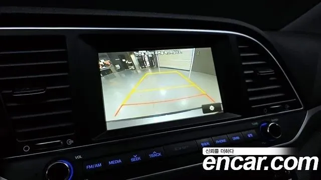 Hyundai AVANTE 2016 — фото 17