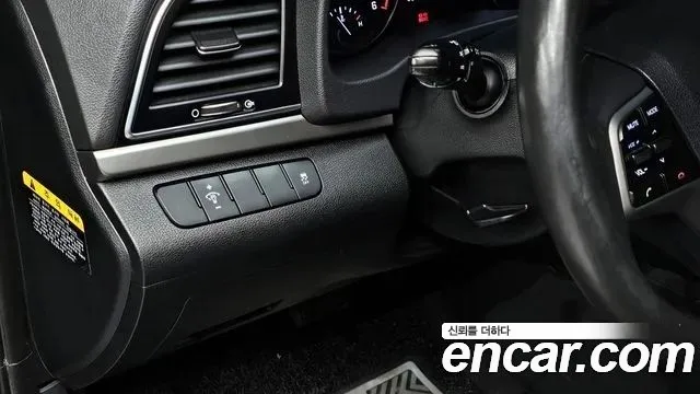 Hyundai AVANTE 2016 — фото 18