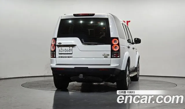 Land Rover Discovery 2016 — фото 4