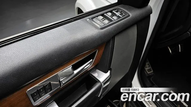 Land Rover Discovery 2016 — фото 18