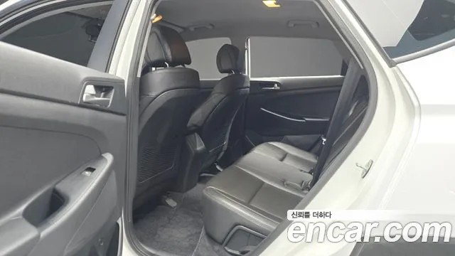 Hyundai Tucson 2018 — фото 12