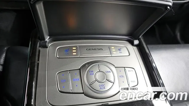 Hyundai Genesis 2012 — фото 17