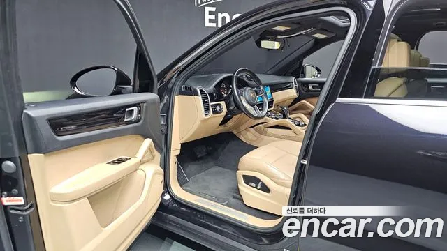 Porsche Cayenne 2019 — фото 10