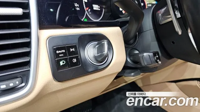 Porsche Cayenne 2019 — фото 18