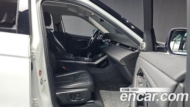 Land Rover Range Rover Evoque 2020 — фото 11