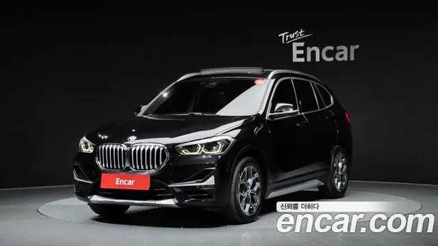 BMW X1 2022 — фото 1