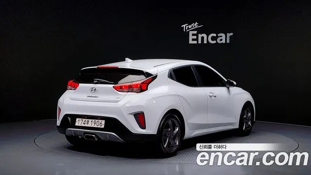 Hyundai Veloster 2018 — фото 2
