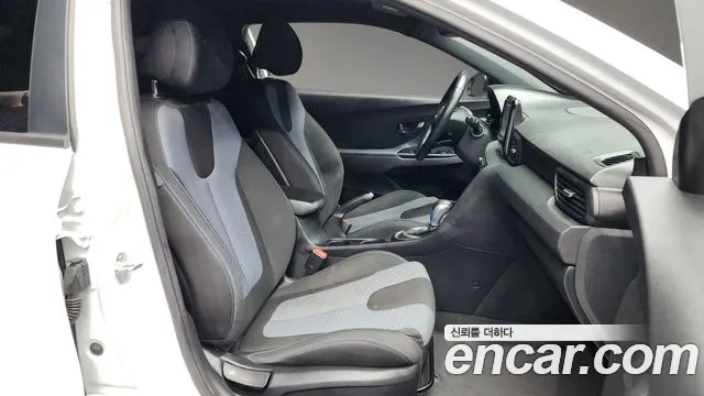 Hyundai Veloster 2018 — фото 11