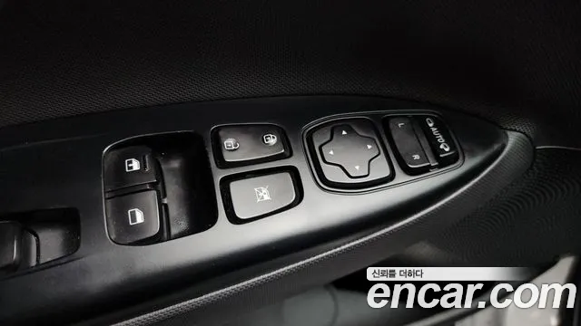 Hyundai Veloster 2018 — фото 19