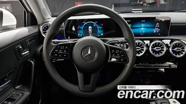 Mercedes-Benz A-Class 2020 — фото 13