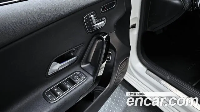 Mercedes-Benz A-Class 2020 — фото 18